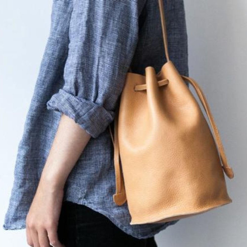 BAGGU leather bucket bag